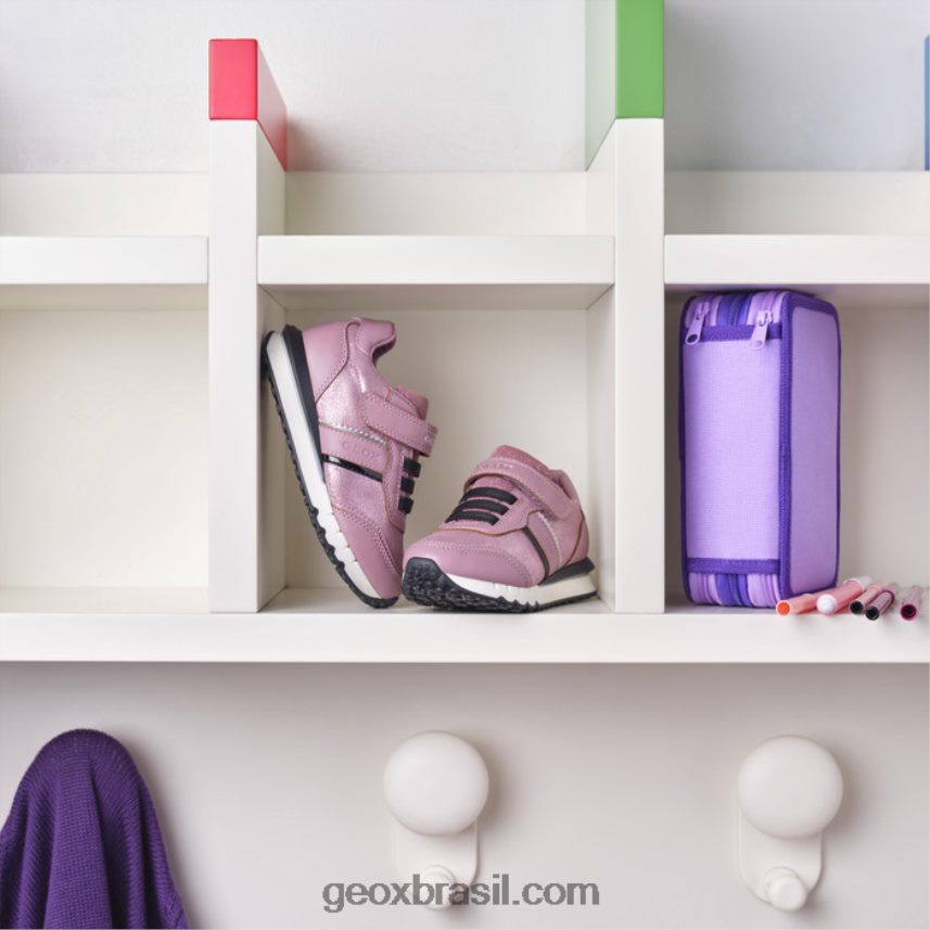 garota fastics fumaça de rosa Geox 28TF8X1190