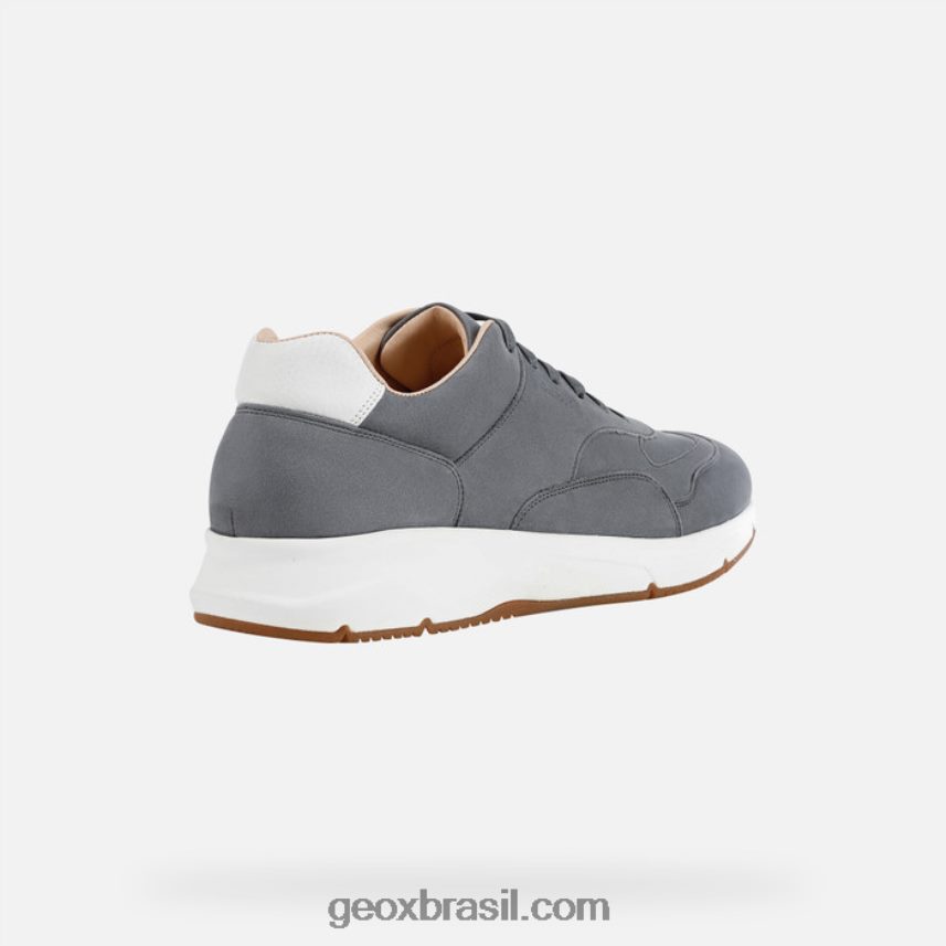 homem radente cinza Geox 28TF8X871