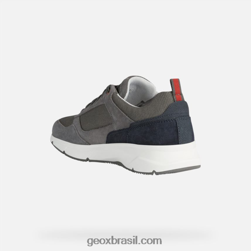 homem radente cinza Geox 28TF8X894