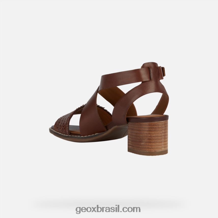 mulher meio ensopada marrom Geox 28TF8X137