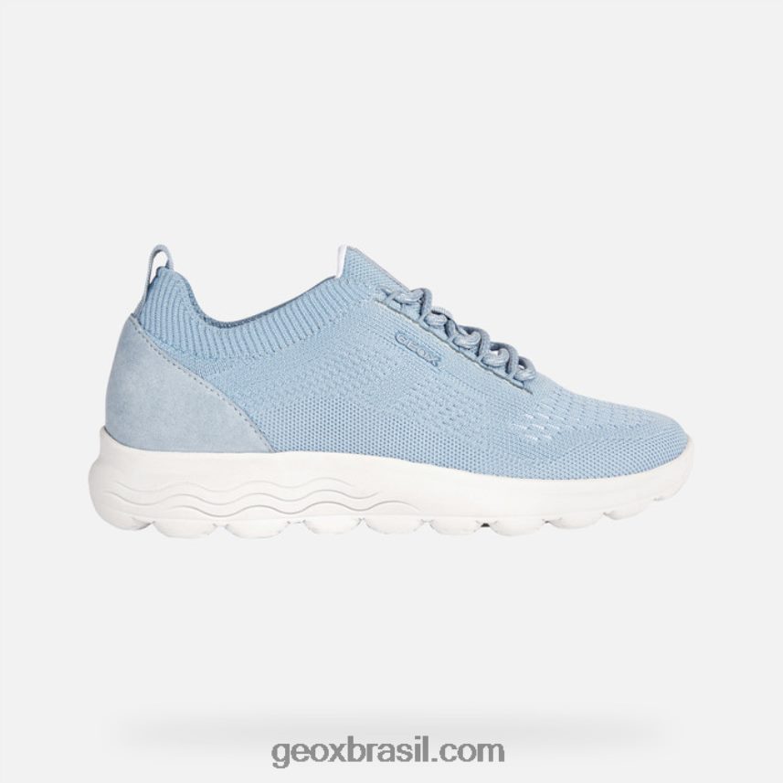 mulher esférica céu claro Geox 28TF8X66